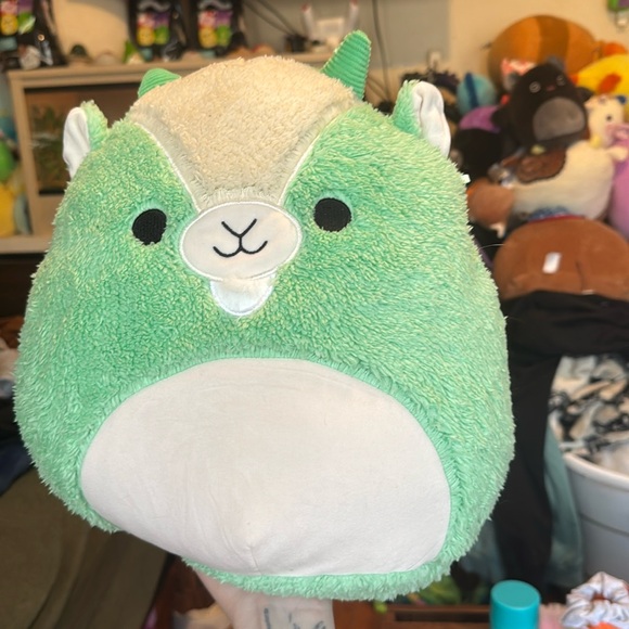 Palmer the goat fuzzamallow squishmallow brand new - Picture 1 of 3